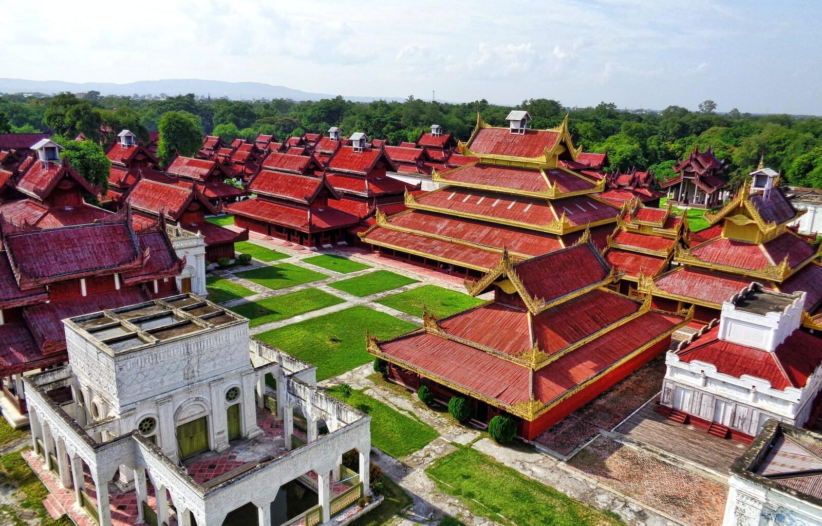 aerial view of houses during daytime